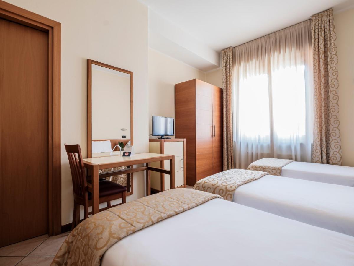 Hotel Lory Forlì Eksteriør bilde