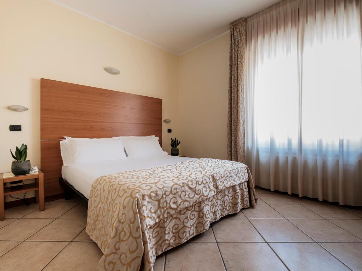 Hotel Lory Forlì Eksteriør bilde